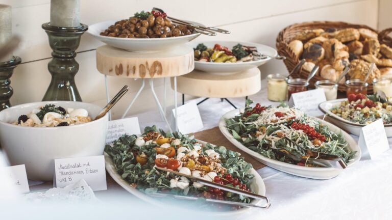 Buffet aufbauen in der Gastronomie: Darauf kommt es an | DISH