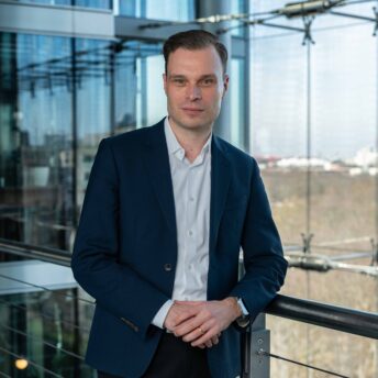 Dr. Olaf Maecker